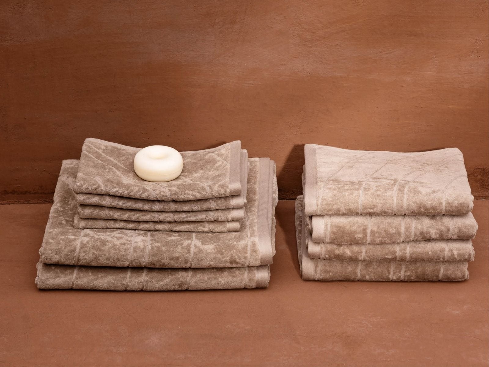 Gæstehåndklæder velour classic taupe 30x50 - 4 st
