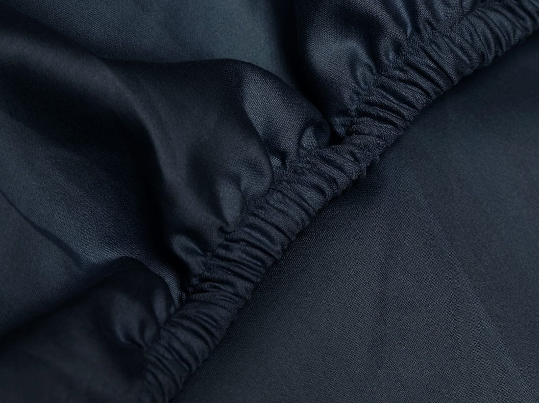 Faconlagen bomuldssatin blueberry