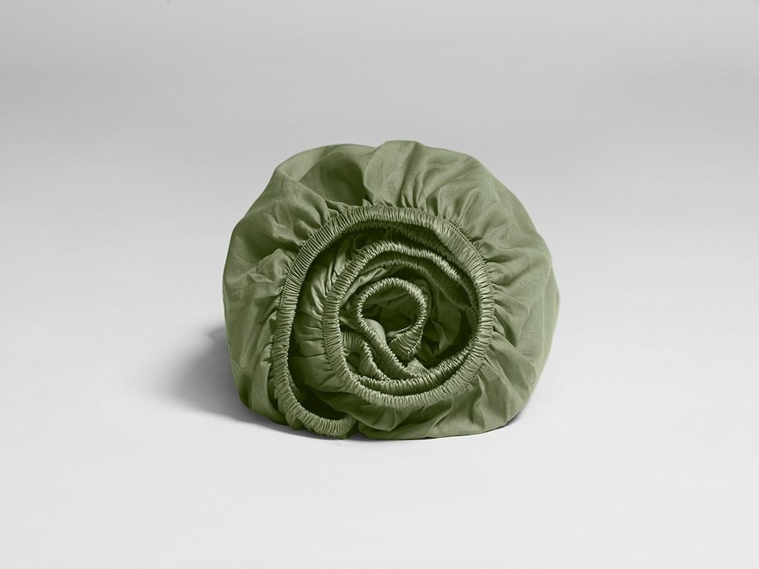 Faconlagen bomuldssatin mid olive