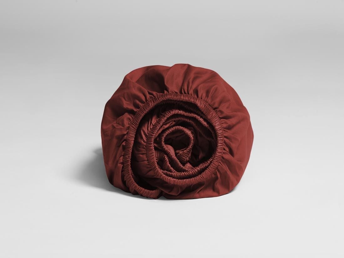 Faconlagen bomuldssatin radiant red