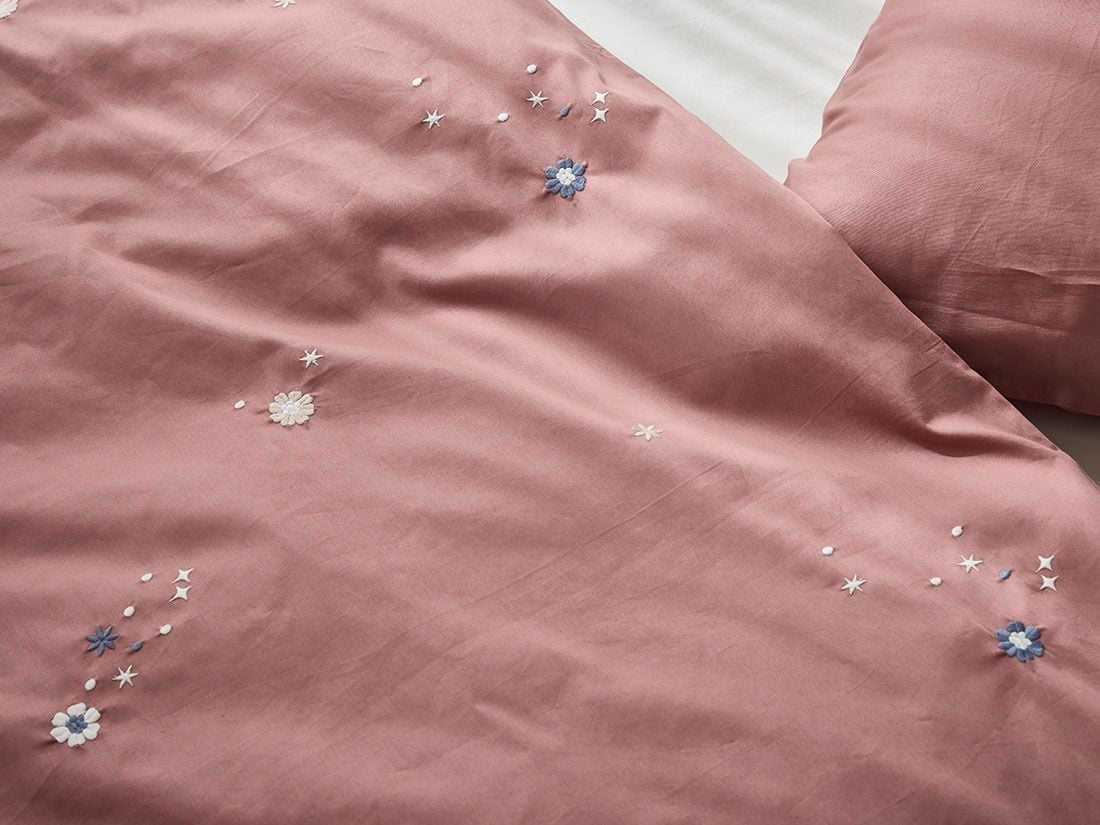Juniordynebetræk bomuldssatin blush rose starry flower