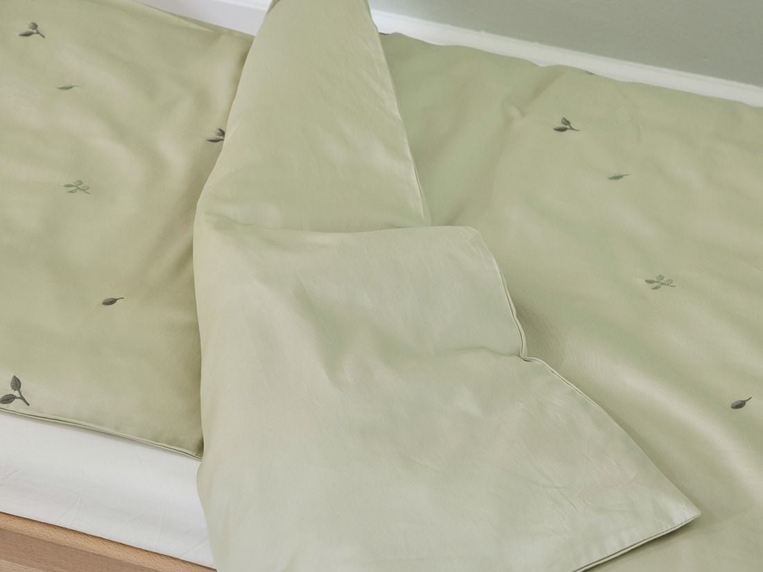 Juniordynebetræk bomuldssatin light olive botanical