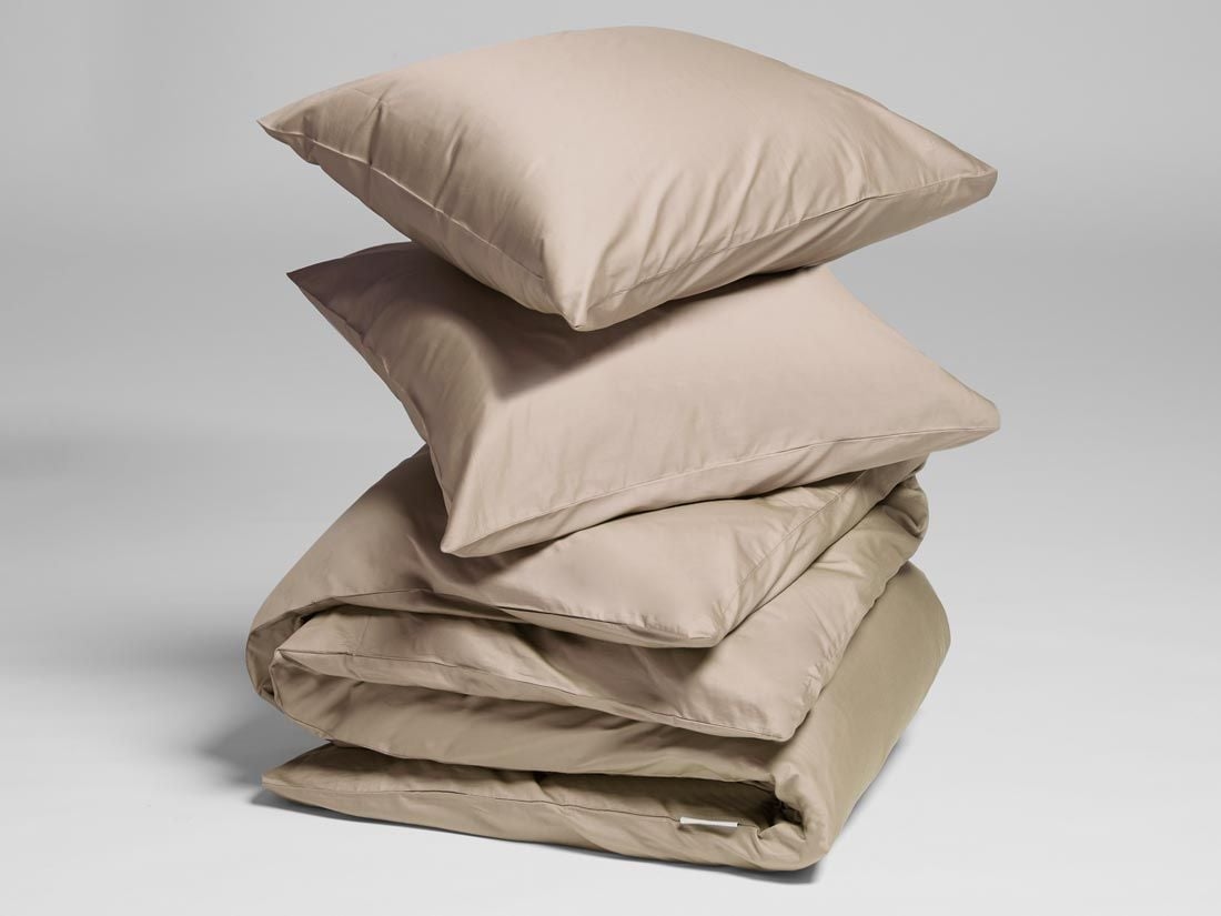 Sengesæt bomuldssatin warm taupe