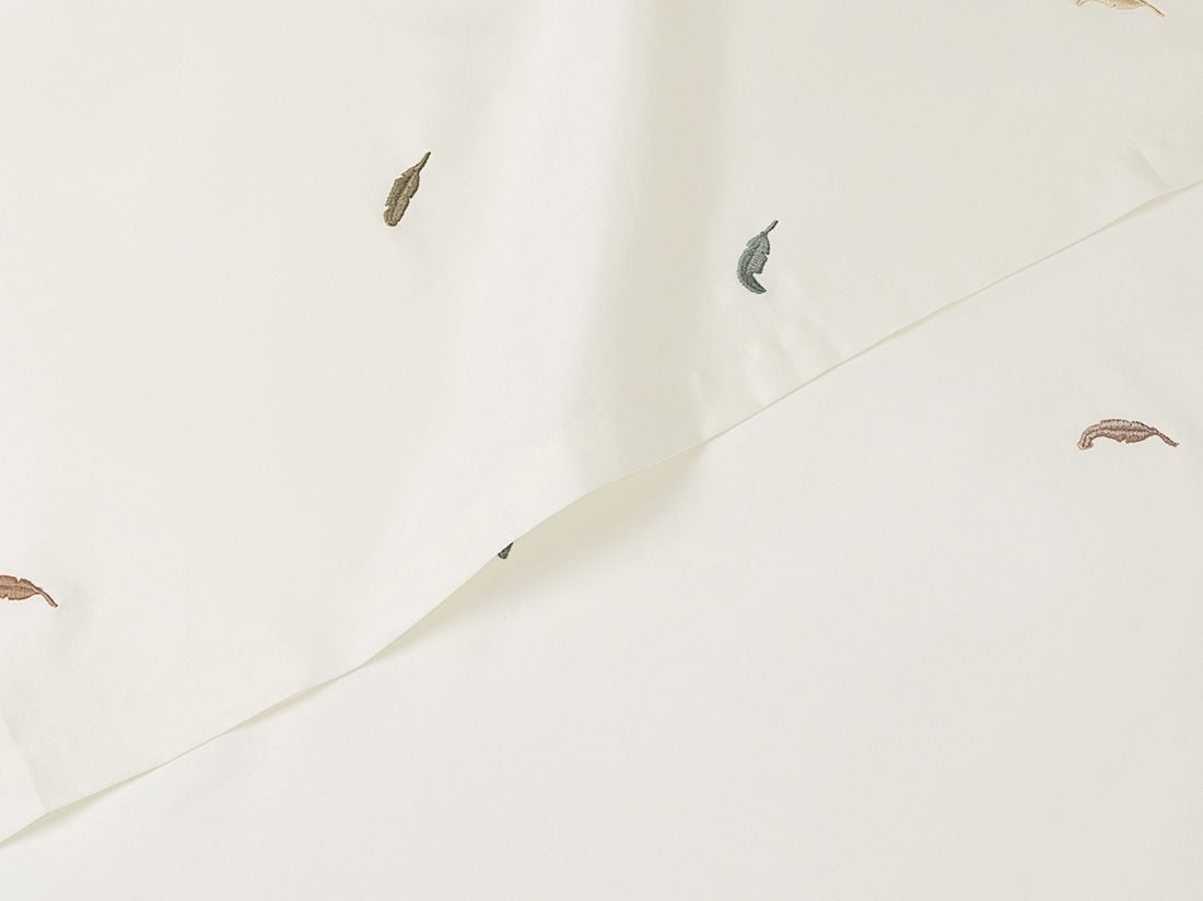 Børnelagen bomuldssatin multicolour feather