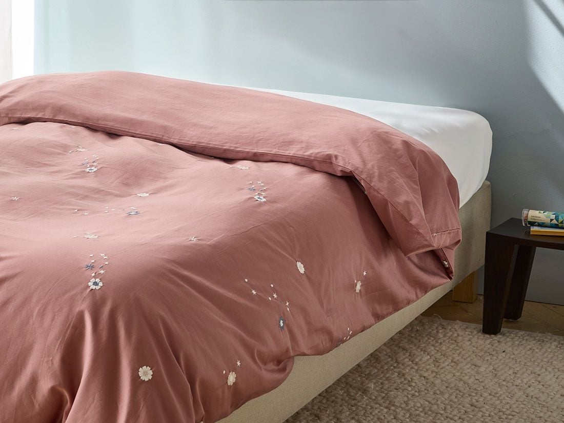 Juniordynebetræk bomuldssatin blush rose starry flower