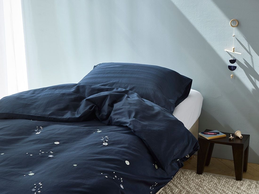 Juniordynebetræk bomuldssatin blueberry starry flower