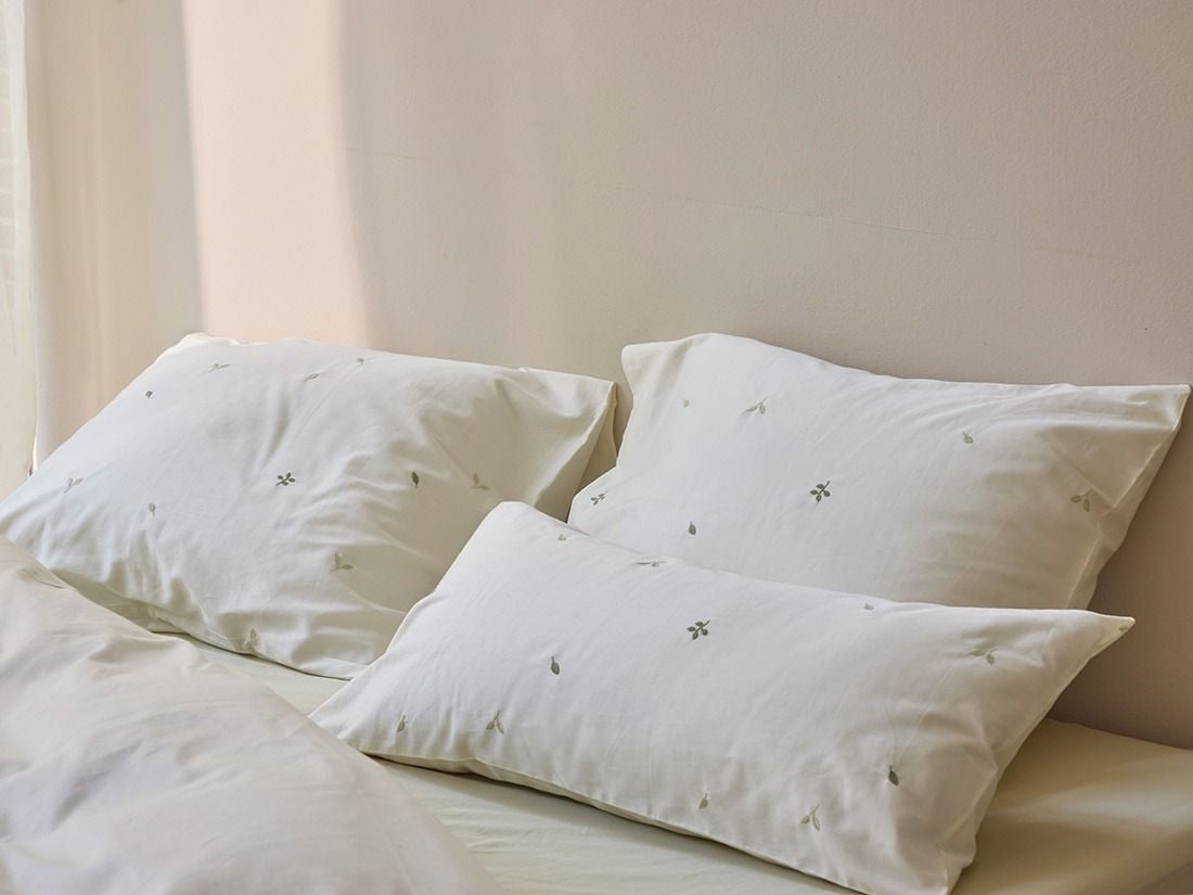 Pudebetræk bomuldssatin warm white botanical